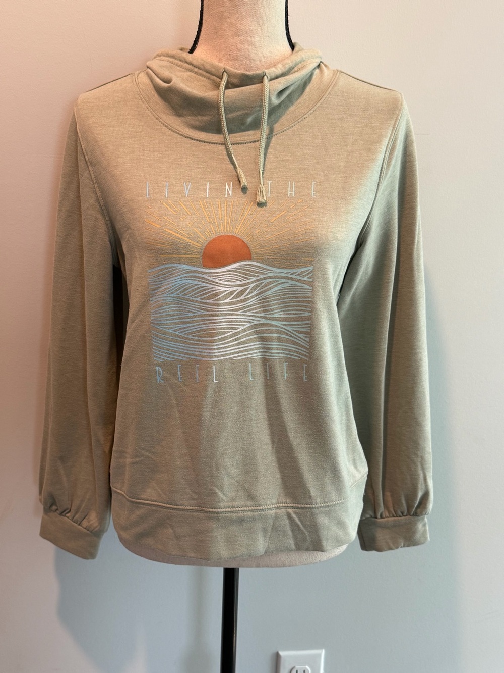 Reel Life Funnel Neck Pullover Sweatshirt Women’s size Small Lightweight